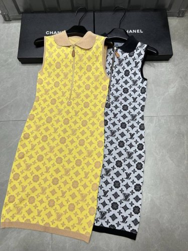 新品上线 款号: 9# #驴家翻领拉链裙实拍图
