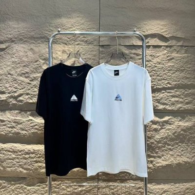 超高流量 顶级版本 Nike X Acg 24Ss三角小标刺绣短袖，夏日潮流新宠！ 嗨，小伙伴们！ 夏日炎炎，是不是正在寻找一款既时尚又舒适的短袖呢？今天就来给
