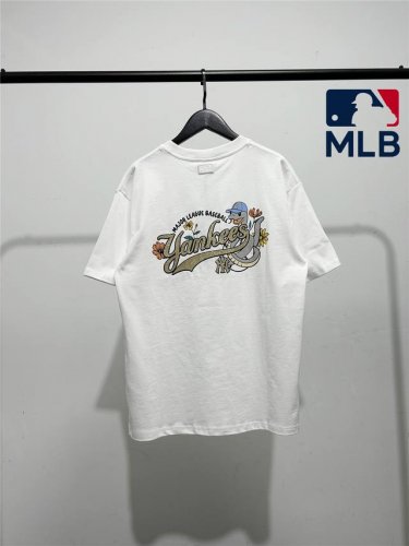高品质！Mlb柜子新款后背洋基烫金字母短袖T恤！三标齐全，三联吊卡，原厂包装！通肩压条保证舒适性！高端品质2025Mlb Ny 生肖蛇年烫金字母款 情侣圆领短袖
