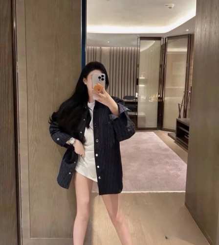 160 dior迪奥经典Logo男女同款休闲印花衬衫外套 1面料采用进口印花机器批布满印工艺技术，完美把控，区别市场其他版本，非常优质的面料！精准高品质的工艺让
