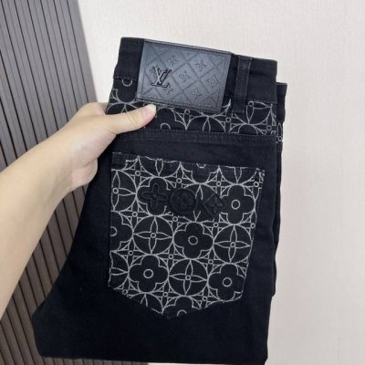 款号Cc811 Lv 路易威登 驴家最新超柔牛仔裤 驴家顶级用料超柔高棉水洗牛仔面料每一件水洗费用高达常规工艺三倍之多 触感极致细腻 质感非常好 全身简约大气设