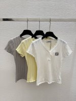 Lo家 早春新款 V领花边针织短袖 颜色：白色 黄色 灰色 尺码：36.38.40