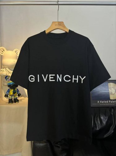 实拍图 顶级版本 #Givenchy#纪梵希.25Ss立体字母绣花短袖T恤 面料采用定制Giv全棉双纱面料 克重260G 手感松软细腻扎实 舒适透气不易变形 螺