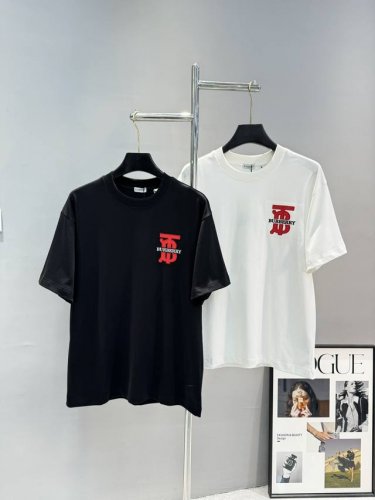 Bbr*巴宝-莉25S经典款短袖T恤.男女同款！小红书同款～胸前经典Tb皮绣标.精致绣花.3D刺绣品质超好！基础款推荐！绝对经得起时间的考验！！260G纯棉面料