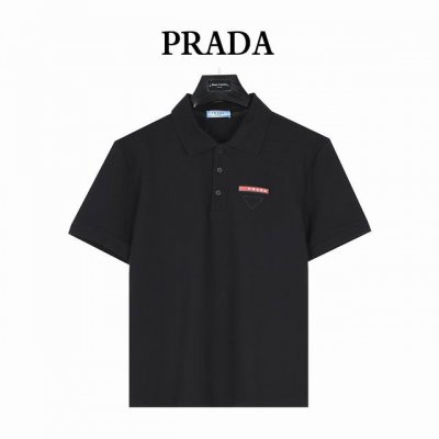 prada 普拉达 25Ss 红色Logo胶条及三角刺绣短袖Polo衫 客供精仿棉打造珠地材质面料，质感柔软细腻爽滑，舒适透气凉爽， 且久穿久洗不褪色不变形。进