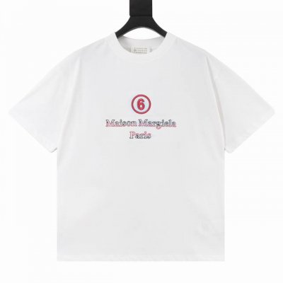 Maisonmargiela 马吉拉 数字Logo刺绣及3D泼墨短袖T恤 重磅精梳260G纯棉双纱面料 胸前及后背字母Logo刺绣＋3D数码直喷工艺 螺纹定织定