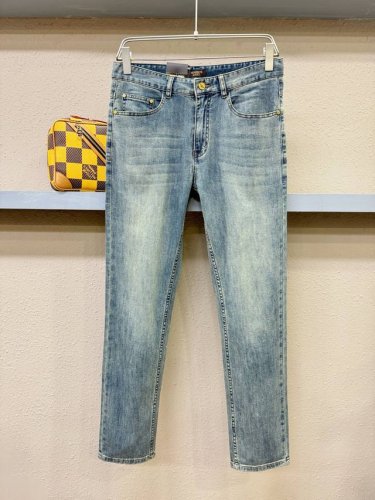 Armani 阿玛尼 原单牛仔裤 2025新品 原版牛仔裤 原版重工打造 品牌经典Logo设计 三标齐全 原版五金辅料 专柜定制牛仔面料 完全对版专柜 欢迎专柜