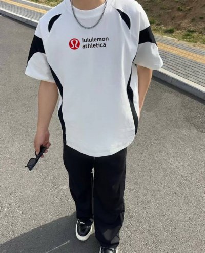 新款Lululemon 露露插肩撞色拼接Ins 领口螺纹针织情侣同款宽松落肩短袖T恤 面料: 300G重磅纯棉新疆长绒棉 采用特定重磅32S精棉平纹针织面料，3