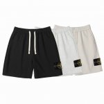 stone Island 石头岛25Ss新品徽章Logo百搭休闲短裤 三色可选 经典百搭永不过时 夏季出行必备百搭短裤 高品质纯棉面料 上身舒适透气不闷热 面料