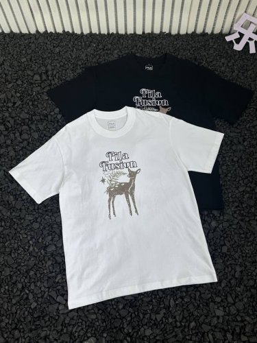 斐乐 Fila 25Ss夏季新品胸前小鹿字母印花短袖T恤 情侣款 - 小红书热门爆款 明星网红同款穿搭 男女日常通勤穿搭必备单品 高品质高克重双纱面料 亲肤透气