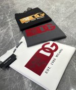 210 杜嘉班纳 25Ss圆领T恤新品！高端字母双层立体印花精致细腻，品牌字母图形经典呈献.简直太完美了。情侣搭配效果更佳！！！优选280G纯棉面料，手感柔软舒
