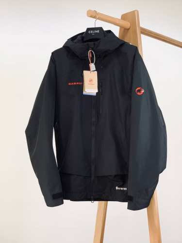 Mammut 猛犸象 硬壳衣 Mammut猛犸象 Ayako Pro 2.0 Hs Hooded 情侣款 原单面料 特别舒适 不是那种特别硬难受的感觉 保留了硬