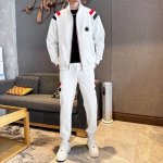 直 P300 Moncler蒙口 爆款套装来袭 专注官网原版 2025全新爆款开衫卫衣套装 原单狠货倾注顶级设计师的精心之作 就为一个贴合、完美的上身效果 全天