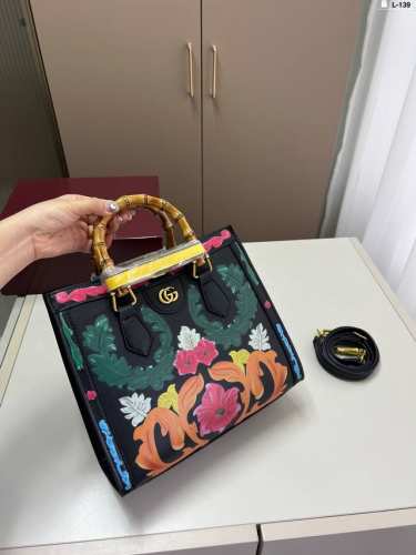 酷奇Gucci竹节托特包 突显出优雅的气质 容量与实用性不可小觑 L-139尺寸27×22折叠盒