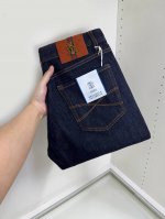 布鲁提 爆款来袭 新款新品 专柜有售 实体店已极品牛仔裤专柜原版1:1好货，适合各个年龄段。市场最高版本的欧洲进口面料。舒适柔软亲肤，上身效果超级棒时尚百搭，笔