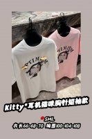 款号2872 纯棉，赠送胸针 整件属于Oversize的慵懒大T版型 把廓形感和实穿度平衡得很到位 整体包容性很好基本不挑身形 各种身材都好驾驭的 圆领弧度不会