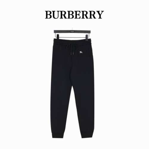 burberry 巴宝莉 24Fw 镶嵌金属战马Logo棉质长裤 面料采用420克洗水纯棉毛圈棉质面料，订染颜色后整蚀毛处理，对照原版做丝滑超柔处理， 布面肌理