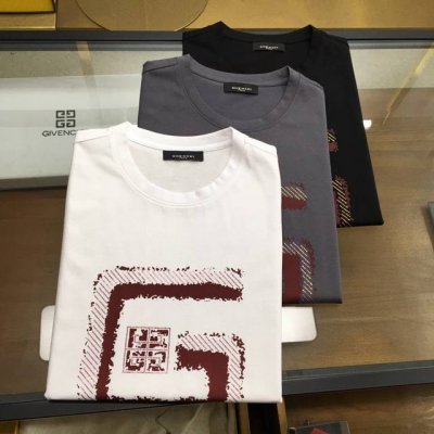 新品 Gvc... 2025春夏新款首发专柜最新款短袖圆领T恤 高端订制 设计前卫时尚！品牌Logo重工艺设计 高端定制双丝光面料.手感柔软.穿着舒适.专柜级别