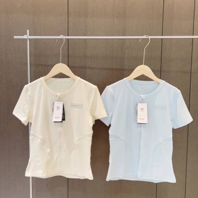 25夏 Descente 迪桑特 自行车 骑行版女士拉链瑜伽短袖外套防晒服 新面料耐磨抗起球 凉感面料 两侧透气网眼 骑行不闷汗 迅速透气 面料可防紫外线Upf