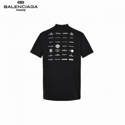 ：160 Balenciaga 巴黎世家 满Logo短袖 采用32支双纱 260克重面料 进口针织针梳棉进行制作，厚度适中，有垂感又有轮廓型，上身就是一个舒适！