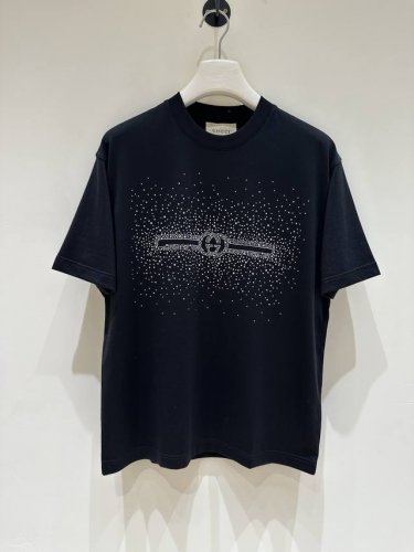 新品 T9- Gu家时装款纯棉圆领短袖T恤，香港洋行渠道货，经典明星级单品，25年春夏新品！ 客供埃及进口顶级面料，甄选尼罗河区域光照极好的上等棉花原料，经过意