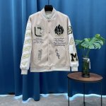 Off Whiteow联名款Ac米兰棒球服外套夹克 订购原版开模 历时一个月终于出货了，简直太爱了 上身真的超级帅。随意翻翻街拍 就能发现明星们都把它当作收藏级