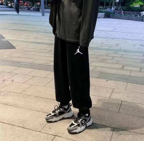 Air Jordan乔丹Aj运动经典百搭宽松卫裤束脚裤休闲裤子 ｜无敌版型｜｜男女同款｜ 面料采用超高品质华棉 最大的优点就是亲肤性跟保形性好 顶级面料带来超舒
