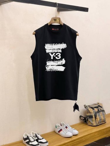 直 品牌 Y-3 2025夏季新品背心T袖 经典简约款式 任何人都可以轻松驾驶 进口定制丝光棉面料 手软舒适有型 吸汗透气 ，胸前经典品牌字母Logo设计 奢华