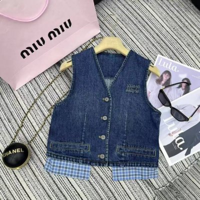 强烈推荐 25年早春夏系列 Miu*新款拼接格纹牛仔马甲上衣 字母贴布绣点缀 洗水颜色好看 Sml