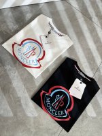 moncler蒙家 2025春夏最新男女同款贸易订单短袖T恤，全品相！！网红款！采用Logo图案压胶设计！上身舒适透气，不僵硬，整体有着丰富的立体感，品质出口订