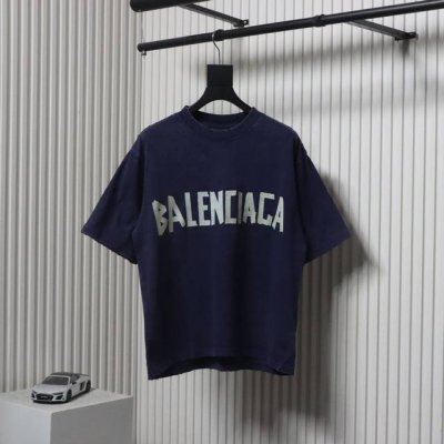 balenciaga 巴黎世家 25Ss 水洗美纹纸胶带炒色破洞短袖T恤 夏日多巴胺水洗美纹纸黄胶带破坏系列胸口印花采用康丽数码直喷工艺 字母褶皱感形态逼真 字