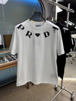 p家 2025夏装新款男女同款短袖T恤 定制专属纯棉面料 定制原版工艺螺纹 胸前重工字母Logo工艺设计 简约大方 从容百搭 档次极高 完美融入时尚还有风情感一
