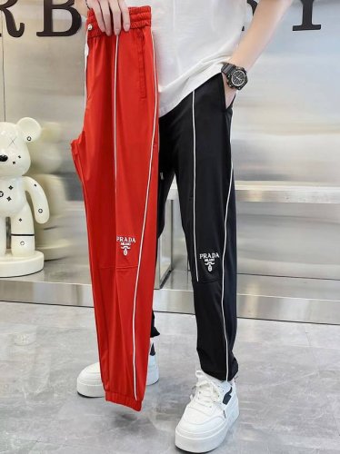 官网原单货 可穿220斤 普拉达prada 简约时尚 早春款休闲裤长裤卫裤松紧裤直筒裤九分裤身穿着非常舒适 低调不失奢华 穿出去非常有档次,裤型款式和裁剪亦无需