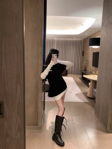 模特实拍已加入保护 货号 10673 缪缪千金风双层假两件长T 黑色 灰色