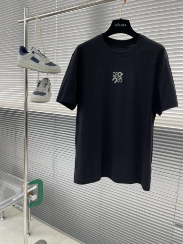 Loew 联名标识印花细节棉质T恤衫 订织全棉面料质感好 面料舒适亲肤 尺码:S-Xxl s码衣长66 胸围100 肩宽43 m码衣长67 胸围104 肩宽45