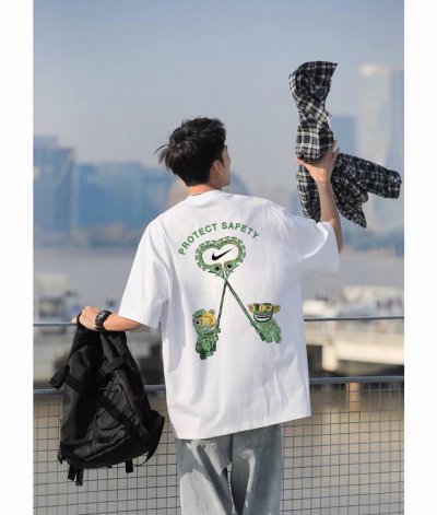 260G重磅纯棉 Nike 耐克哪吒 联名款 结界兽 短袖T恤 男女同款 半袖 情侣款 面料工艺： 1.260G重磅纯棉，100%棉，恰到好处的克重，上身有型不