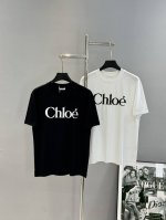 Chloe*25S新款潮牌T恤.宽松版型.男女同款！采用品牌基础款字母烫画设计.简单干净.260G纯棉面料.柔软舒适！时尚百搭.颜色：白色.黑色.码数：M-3X