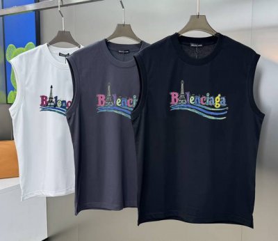 balenciag*巴黎家25S新款可乐Logo背心男女同款！Os版型真的很迷人.新款面料240G冰棉面料.手感舒适 进口针织针梳棉进行制作，厚度适中，有垂感又