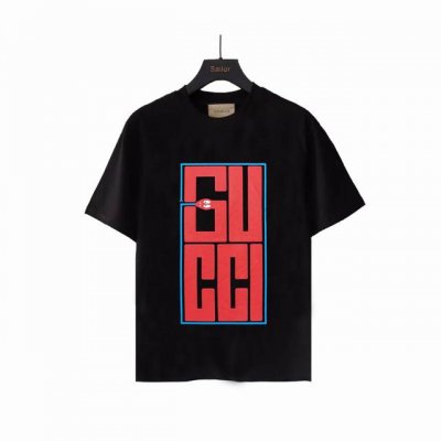 实拍细节图+尺码表 Gucci 古驰 贪吃蛇字母Logo印花短袖 选用客供定制针织100%纯棉面打造,面料手感细腻，厚实有质感的纯棉布 高密度的机织工艺，如棉絮