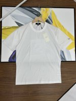 Fendi芬迪2025春夏新款胸前立体标志 芬迪Fendi新款男士圆领短袖T恤！时尚潮流款，客供冰感丝光棉面料，爽滑细腻，舒适透气，质感非常好！胸前采用高频立体