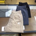 顶品 石头岛 2025春夏新款休闲裤！官网同步发售。品牌经典Logo休闲裤 ，定制高端面料，透气性强，舒适度极好，手触感强烈。辨识度极高，完美品相工艺。 尺码：