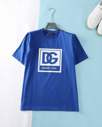 Dol杜*班纳 25Ss夏季新款高支丝光棉圆领短Tee 男士胸前Dg字母印花休闲圆领短袖T恤衫 贸易公司渠道稀出 同步Gw发售 Dg最具代表性的经典T恤衫 简单