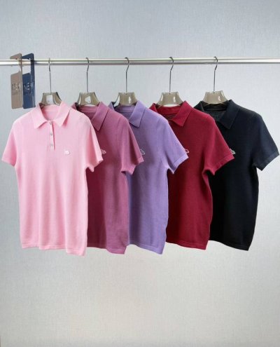 小众 狐狸标polo短袖 100%棉面料 夏日多巴胺polo衫短袖 胸口小狐狸刺绣太可爱了，质感柔软，手感爽滑，不管是柔软度，舒适性都是相当得出色，100%棉制