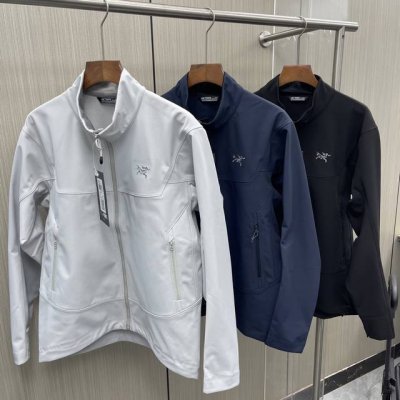 360 春季新品 arc'teryx / 始祖鸟户外运动立领防风刺绣加绒软壳外套 傲视全网，最新科技面料，1:1 全身压胶技术内里绒面，今年始鸟最新的设计，市面