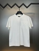 p140 顶级代购版本★Louis Vuitton路易威登假口袋凹凸压花工艺圆领T恤 1:1高版本 百分百纯棉面料洗水处理 不变形不缩水 左胸假口袋设计 凹凸压
