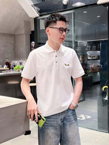 芬迪 2025Ss夏季新款 Logo男士翻领polo衫！经典商务男款，高端男装的天花板级别的商务男款！简约时尚大气不失优雅，单穿内搭体面过人，品质控 细节控的闭