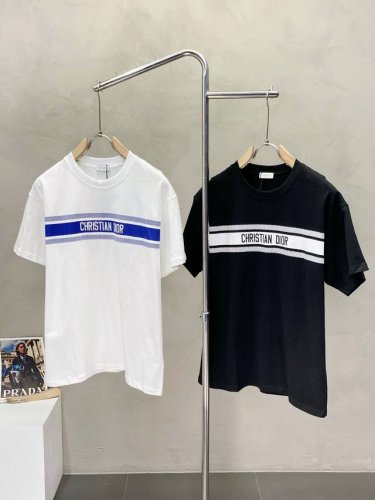 Dior迪奥独家专供新款原单男士休闲短袖 高端定制 高端版本 时尚百搭爆款进口面料 手感超柔软细腻 穿着亲肤舒适 高端精品 代工厂p精细做工 上身非常赞 男士必