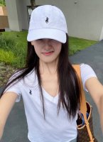 新品上新短袖 裤子75 拉夫劳伦 小马刺绣短袖 拉夫V领 纯欲白 经典永不过时～ 最近的拉夫小白T又了 上身妥妥的纸片人即视感～ 很干净纯欲的白 尺码表 短