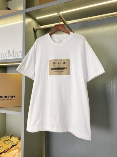 新标签宽松棉质 T 恤衫 Bur王牌尖货 镇店之宝 现货秒发 年春夏 风衣主标麦设计贴花 高端百搭大气款 情侣款棉质圆领短袖 bur王牌渠道 秒杀市面上一切版本