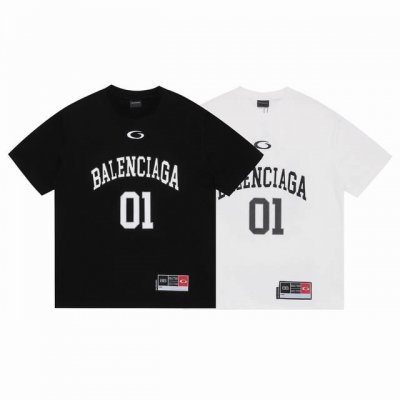 balsenciaga巴黎世家2025Ss新款美式字母斜纹布料贴布绣花情侣休闲短袖T恤 最高版本！定制面料290克 %双纱棉！美式字母斜纹布料贴布绣花！ 辅料：
